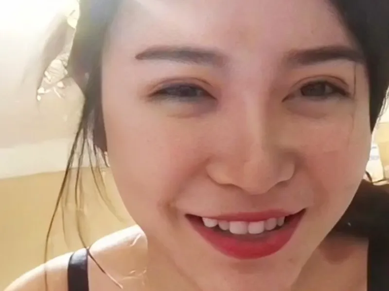 Dì cháu lâu lâu mới gặp nhau đi ăn mà cháu bắt mút buồi ăn chuối
